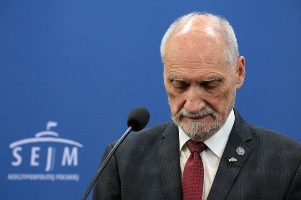 antoni macierewicz suclamayi duydu smolensk felaketiyle ilgili 8810