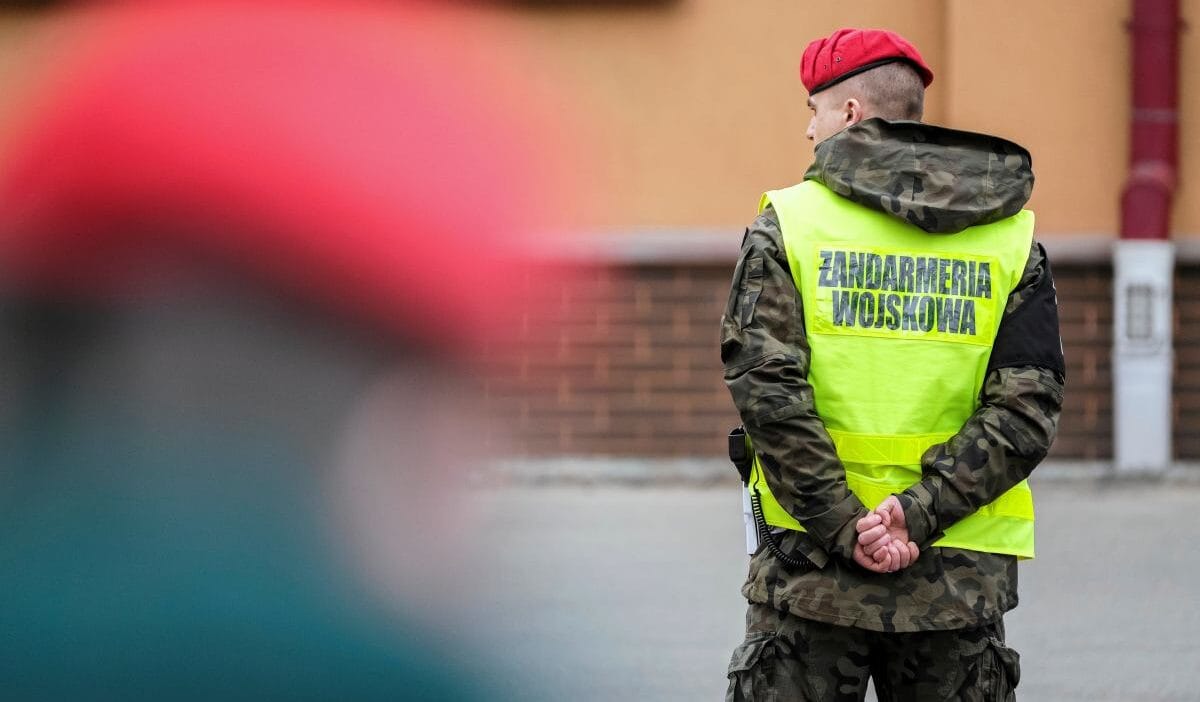 Askeri polis mazovia'da bir cismi araştırıyor. Tehlikeli olabilir 1 Askeri polis mazovia da bir cismi arastiriyor tehlikeli olabilir 10935
