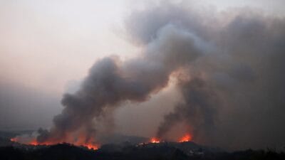 Avrupa'daki yangınların boyutu itfaiye teşkilatının kapasitesini aşıyor. Ve koşullar alevler için elverişli 2 Avrupa daki yanginlarin boyutu itfaiye teskilatinin kapasitesini asiyor ve kosullar alevler icin elverisli 9137