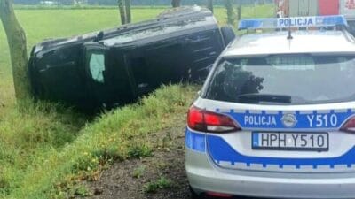 Ayni yerde iki olay oldu once bir araba takla atti i kincisi iki araba carpisti 10605