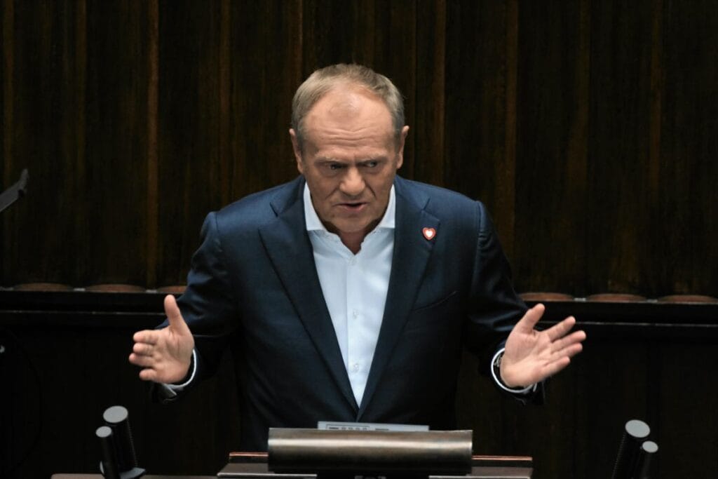 baskan ile mutabikiz tusk sejm de rus insansiz hava araclarinin saldirisi hakkinda konustu 10824