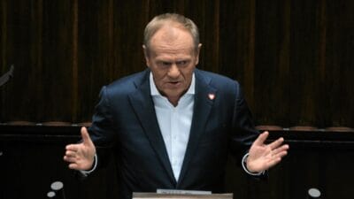 Baskan ile mutabikiz tusk sejm de rus insansiz hava araclarinin saldirisi hakkinda konustu 10824