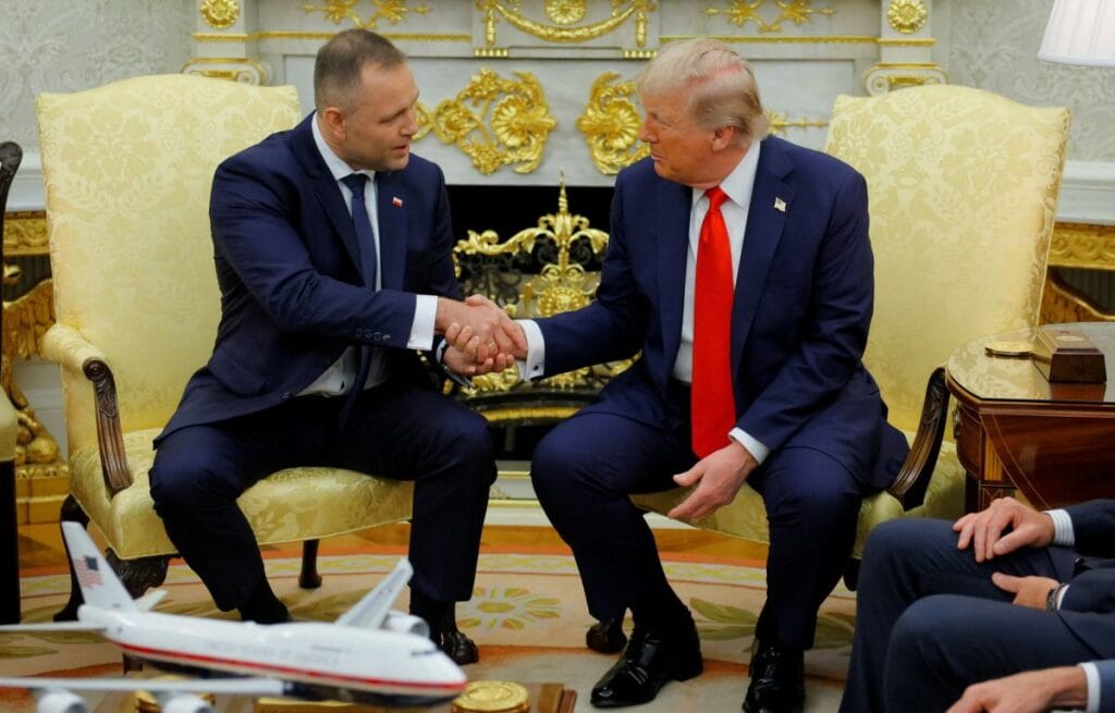 baskan nawrocki nin mutlu olmak icin sebepleri var ama hukumetle catismak mantikli mi 8912