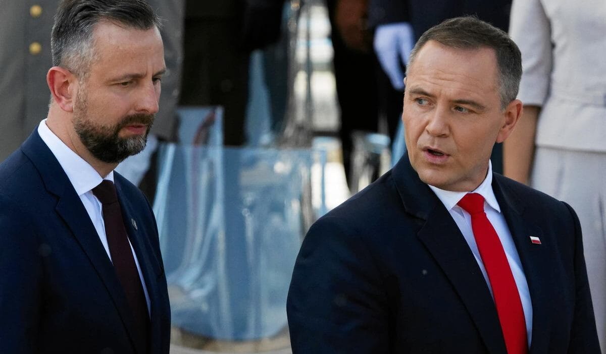 Baskan wyryki de ne dustugunu bilmiyor muydu savunma bakanligi baskanindan sert sozler kotu niyet 11733