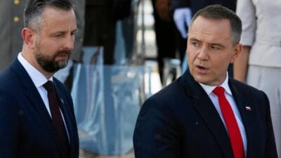 Baskan wyryki de ne dustugunu bilmiyor muydu savunma bakanligi baskanindan sert sozler kotu niyet 11733