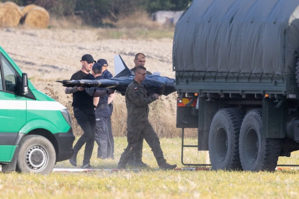 baskanlik ofisi polonya uzerindeki rus insansiz hava araclariyla ilgili yeni bilgilere sahip polonya uzerinde bunlardan 19 tane yoktu 10710
