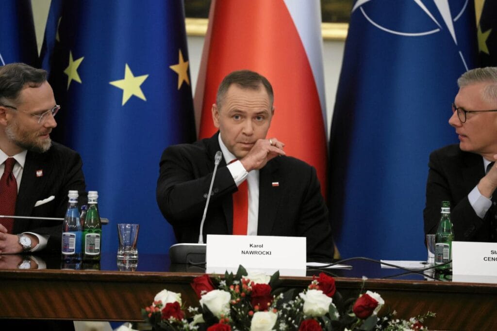 baskanlik ofisinde surtusme mi var i ki grup ortaya cikti 12066