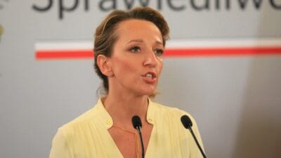 Baski misilleme panik yaratma pis yonetimindeki kamu medyasi hakkinda bir rapor var 12508