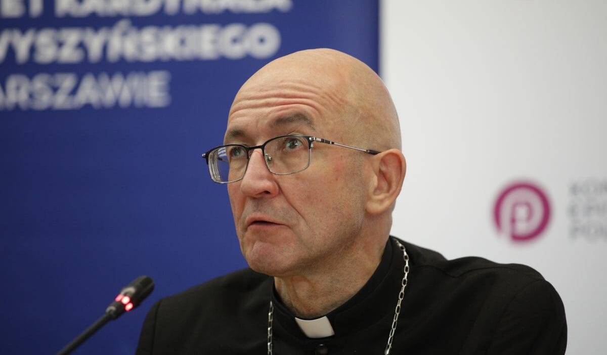 Başpiskopos taklidi yapmak. Kilise tuzak konusunda uyardı 1 Baspiskopos taklidi yapmak kilise tuzak konusunda uyardi 11253