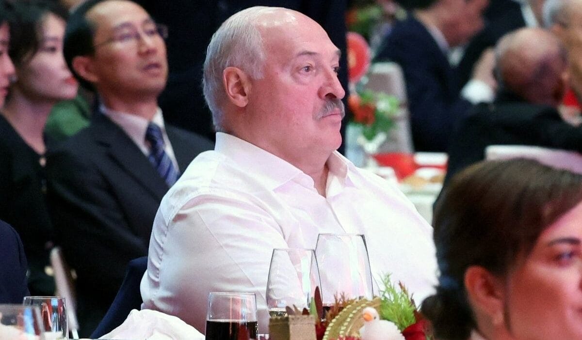 Belarus'ta gözaltına alınan polonyalı. Dışişleri bakanlığı'ndan kesin güvence. "buna göre tepki vereceğiz". 1 Belarus ta gozaltina alinan polonyali disisleri bakanligi ndan kesin guvence buna gore tepki verecegiz 9152