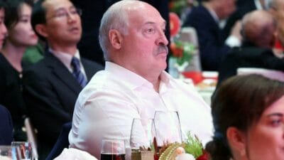 Belarus'ta gözaltına alınan polonyalı. Dışişleri bakanlığı'ndan kesin güvence. "buna göre tepki vereceğiz". 4 Belarus ta gozaltina alinan polonyali disisleri bakanligi ndan kesin guvence buna gore tepki verecegiz 9152