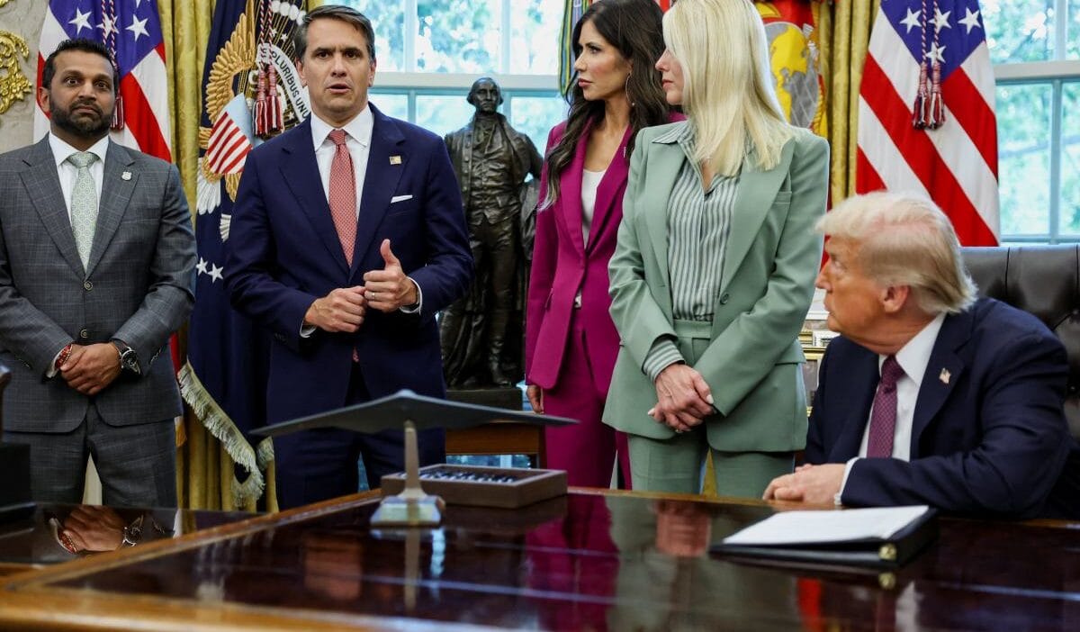 Beyaz saray da olasi toplu isten cikarmalar hayatlarinizi mahvetmek istiyorlar 13201