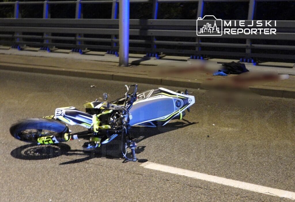 Bielany de gece vakti meydana gelen ciddi motosiklet kazasi surucu elektrik diregine carpti 9989