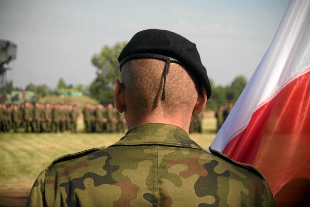 bilinci yerinde degildi podlasie de 70 el ates eden askerin deli oldugu aciklandi 11586