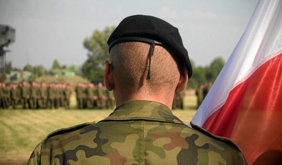 Bilinci yerinde degildi podlasie de 70 el ates eden askerin deli oldugu aciklandi 11586