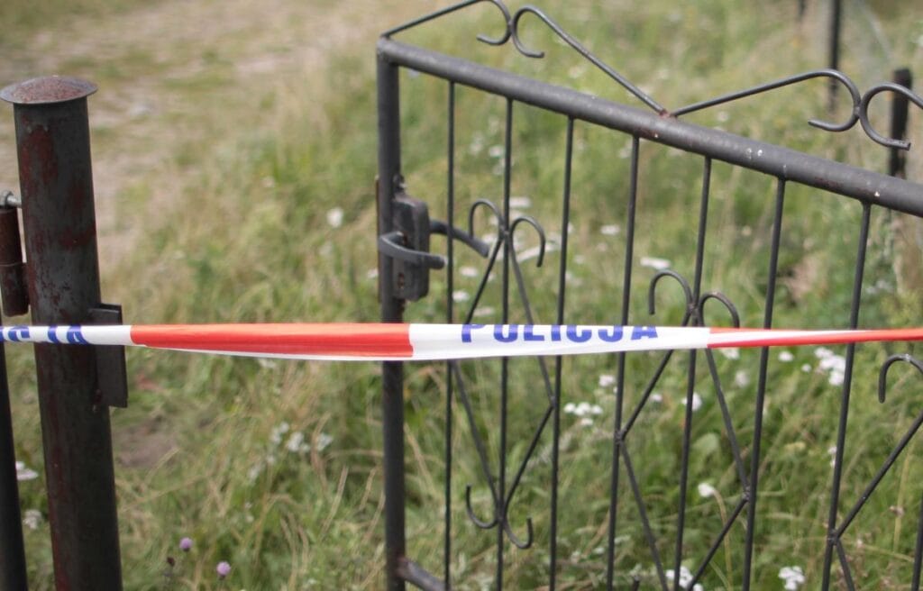 bir anne ve iki kizi foseptik tankinda oldu eger bu versiyon dogruysa bir patlama olmus olmali 8489