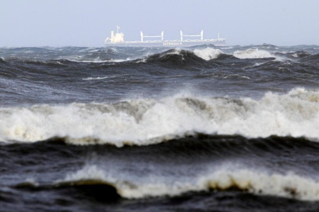 bir denizci kayboldu onunla temas aniden kesildi puck korfezi nde servisler tarafindan bir operasyon yurutuluyor 13526