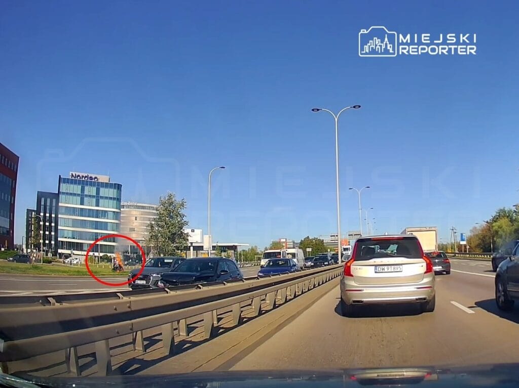 bir elektrikli tekerlekli sandalye surulurken alev aldi gorgu taniklari yardima kostu 12300