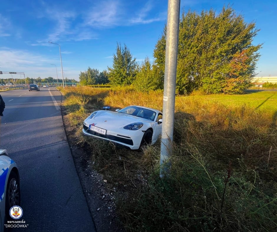 bir kadin yolcunun onunde hava atmak istemis 5 000 para cezasi ve 10 ceza puani aldi 11790