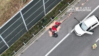 Bir motosikletli a2 yolunda bir arabanın arkasına çarptı. Lpr helikopteri indi 2 Bir motosikletli a2 yolunda bir arabanin arkasina carpti lpr helikopteri indi 9494