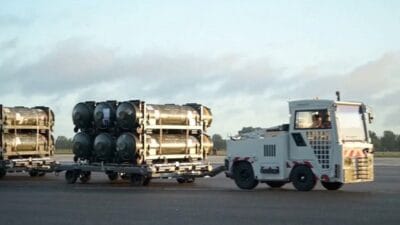 Bir müttefik uçağı polonya'ya iniş yaptı. Nato doğu nöbeti operasyonunu başlattı. "dönüm noktası" 4 Bir muttefik ucagi polonya ya inis yapti nato dogu nobeti operasyonunu baslatti donum noktasi 10947