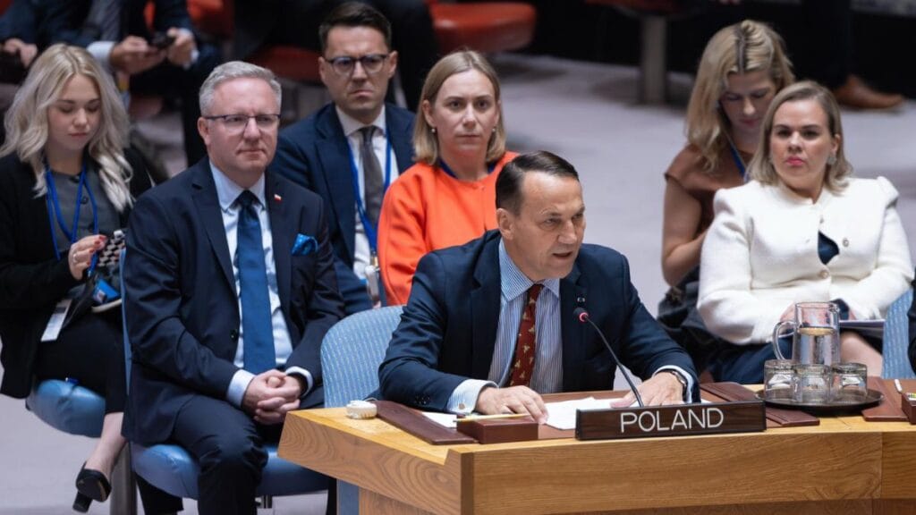 bm deki rus diplomat polonya ve estonya nin suclamalariyla dalga geciyor sikorski sonradan sizlanmaya gelmeyin 12526