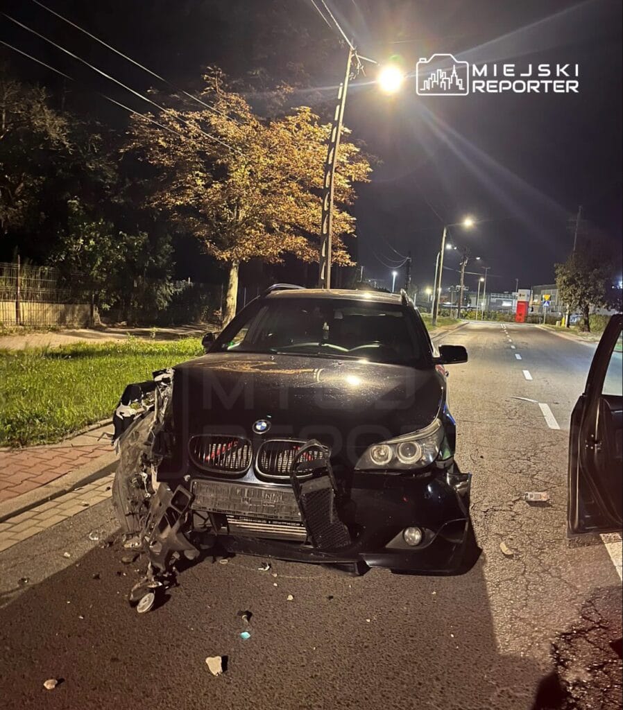 bmw surucusu beton bir direge carpti araci terk etti ve yaya olarak kacti 13658