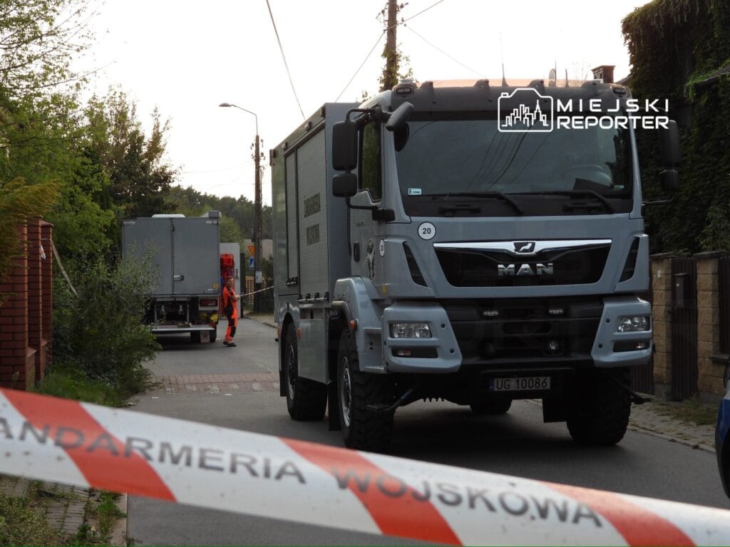 bolge sakinleri tahliye edildi patlayicilar bulundu arka planda rembert w daki patlama 9629