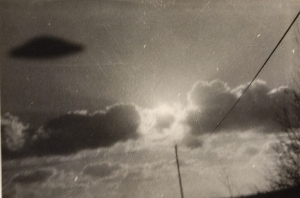 bu polonya nin gizli dosyalar iydi ufo materyallerini arastirdik 10914