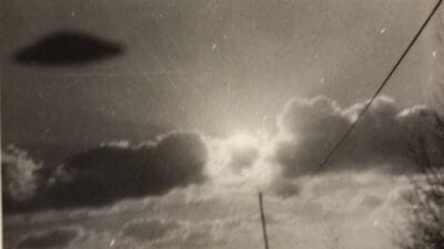 Bu polonya'nın "gizli dosyalar "ıydı. Ufo materyallerini araştırdık. 2 Bu polonya nin gizli dosyalar iydi ufo materyallerini arastirdik 10914