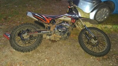 Capraz bisikletli 15 yasindaki cocuk polisten kaciyor 9443