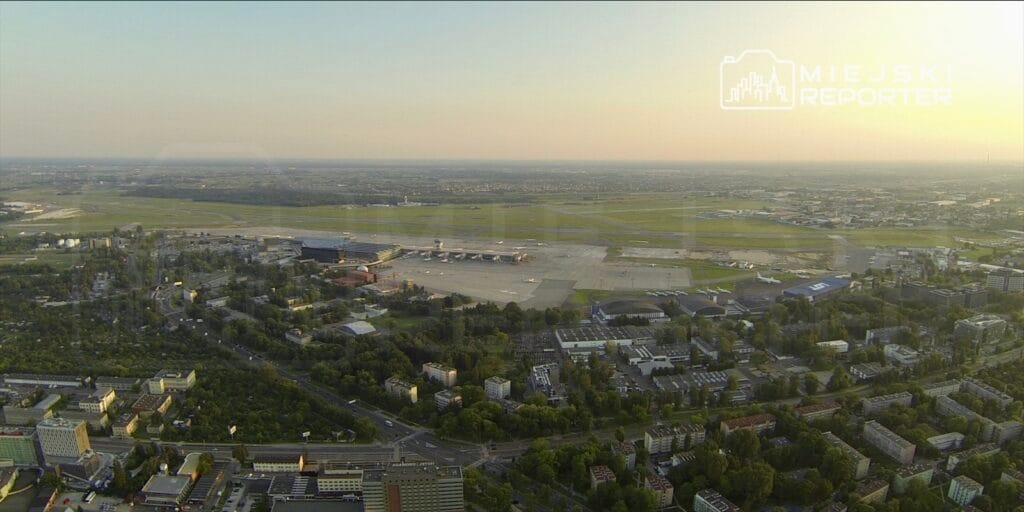 Chopin havalimani ndaki 1 numarali pistin gecici olarak kapatilmasi 11658