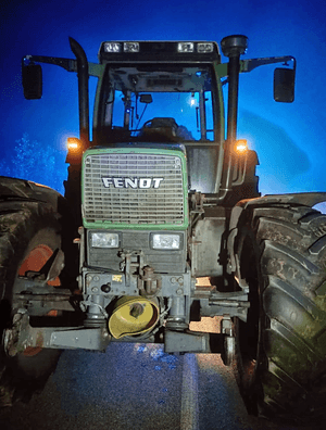 Ciftlik traktoru kovalamacasi surucu sarhos ve ehliyetsiz kacis sirasinda yolcu ile yer degistirmis 9215