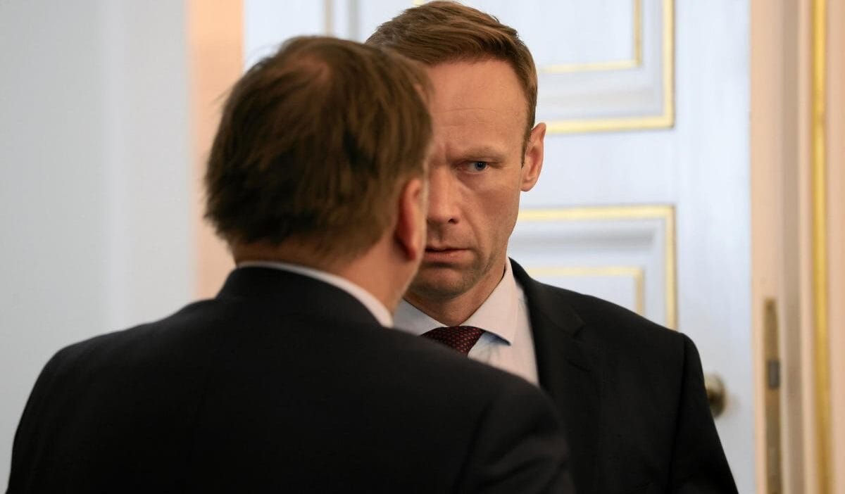 Cumhurbaskanligi sarayi nda el sikisma mi mastalerek iddialara yanit veriyor bunun bir siniri var 8269