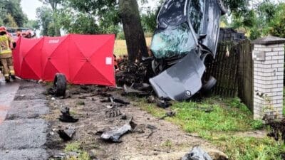 Cz stochowa yakinlarinda trajedi kazada bir adam oldu arabada bir cocuk vardi 11121