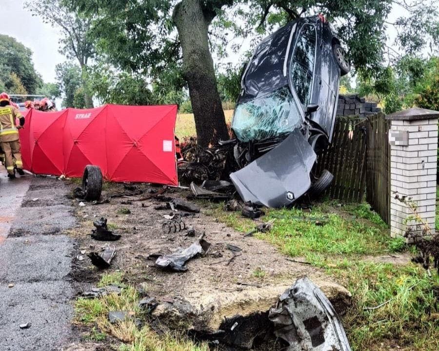 cz stochowa yakinlarinda trajedi kazada bir adam oldu arabada bir cocuk vardi 11121