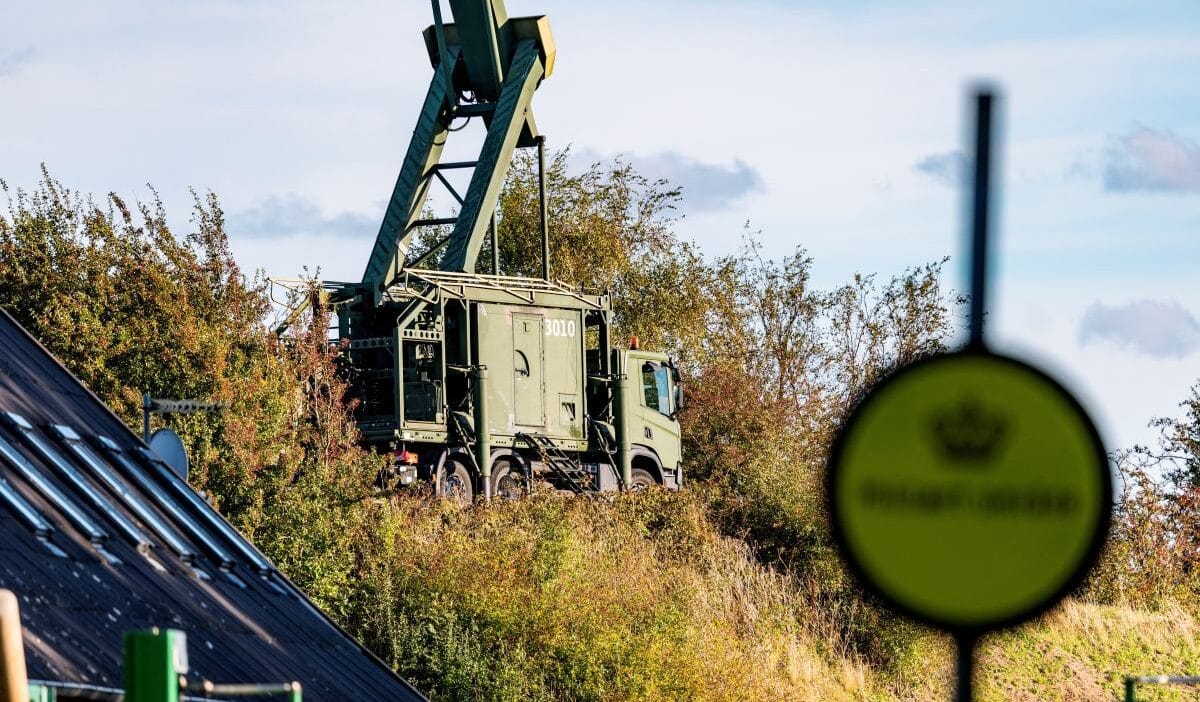 Danimarka'da bir askeri üssün üzerinde dronlar 1 Danimarka da bir askeri ussun uzerinde dronlar 13487