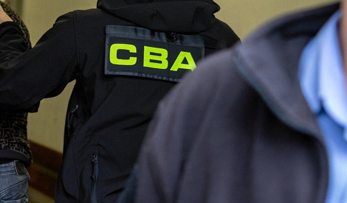 Devlet başkanı gözaltında. Kovuşturma: bir suç işlerken tutuklandı 1 Devlet baskani gozaltinda kovusturma bir suc islerken tutuklandi 10010