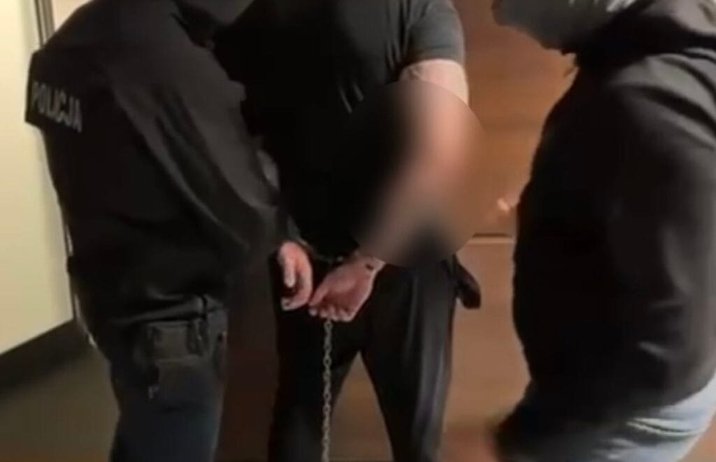 donald tusk in ailesinin arabasi calindi polis bir kisiyi gozaltina aldi 10896