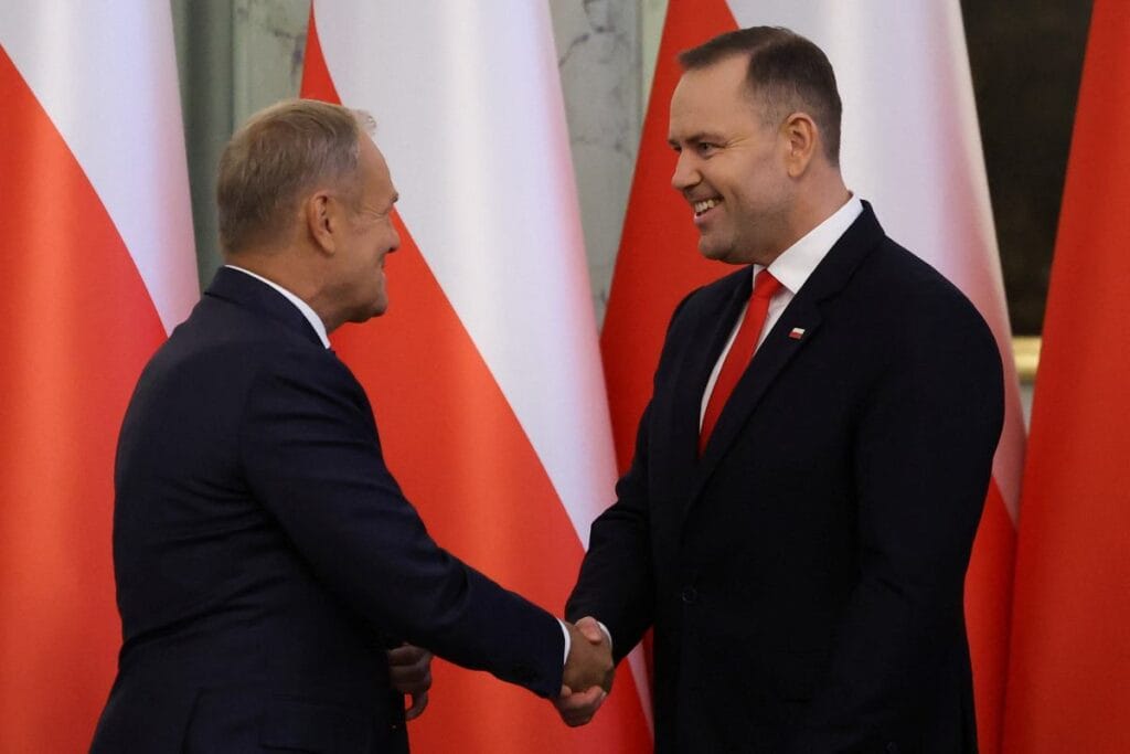 dronlar tavsiyelerde bulundu artik nawrocki ve tusk propagandaya yardim etmeyi birakabilirdi 10391