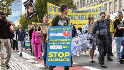 Ebeveyn yabancilasmasina karsi protesto yarin varsova nin merkezinde yuruyecek 11880