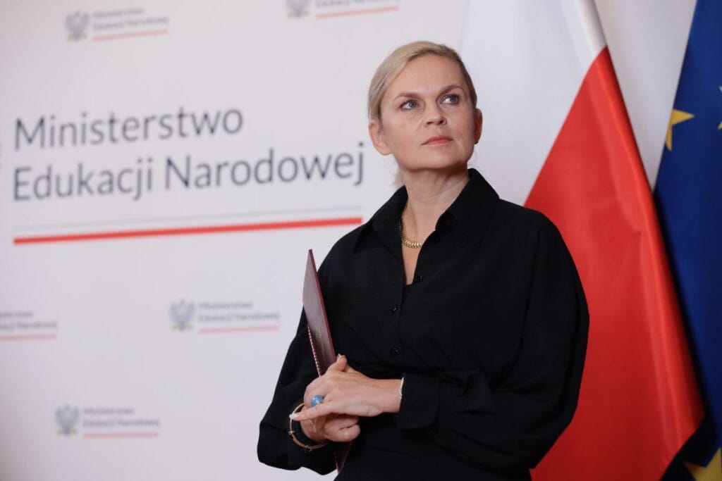 egitim bakanligi degisiklik hazirliginda nowacka guvenlik bekleyemez 12643