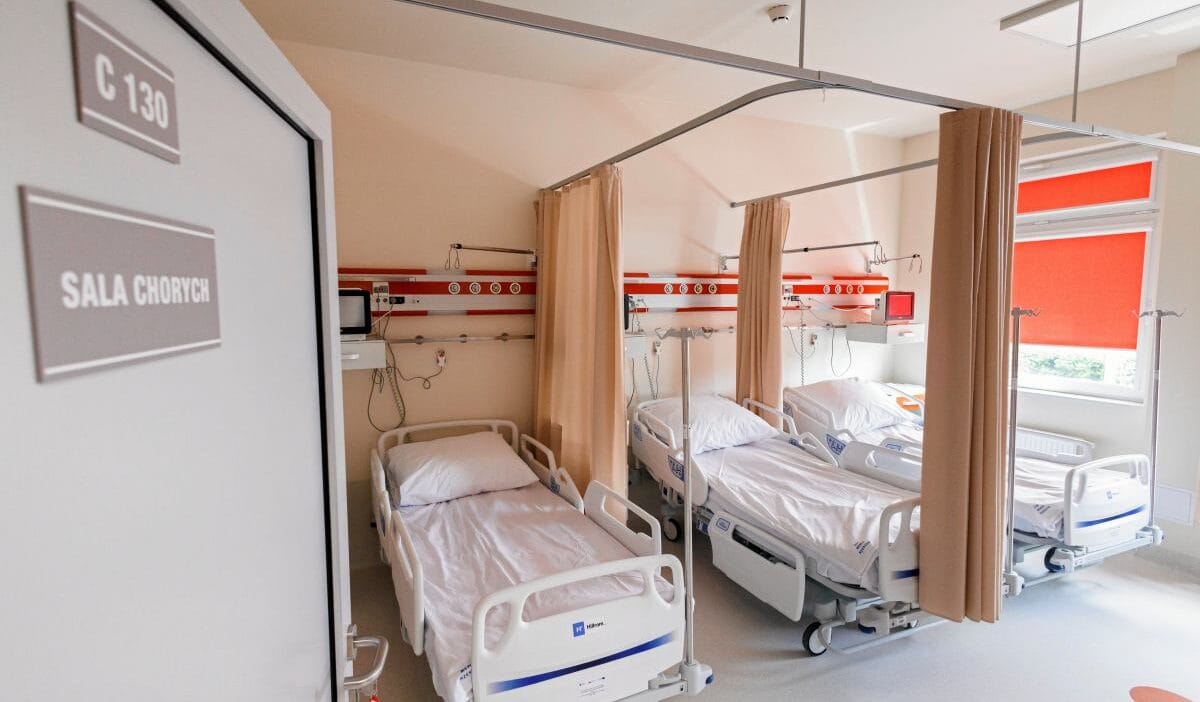 Elbląg. 88 yaşındaki kadın öldü, kocası hala hastanede. Sağlık müfettişliği ölüm nedeninden şüpheleniyor 1 Elbl g 88 yasindaki kadin oldu kocasi hala hastanede saglik mufettisligi olum nedeninden supheleniyor 10046