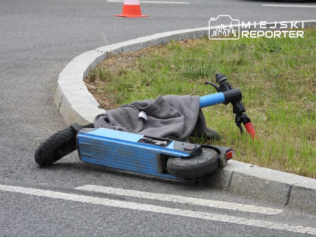 elektrikli scooter kullanan 14 yasindaki bir cocuk 14 yasindaki bir cocuga carparak olay yerinden kacti 11820