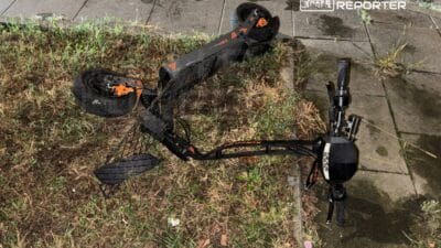 Elektrikli scooter kullanan bir surucu yaya gecidine daldi ona carpti 10755