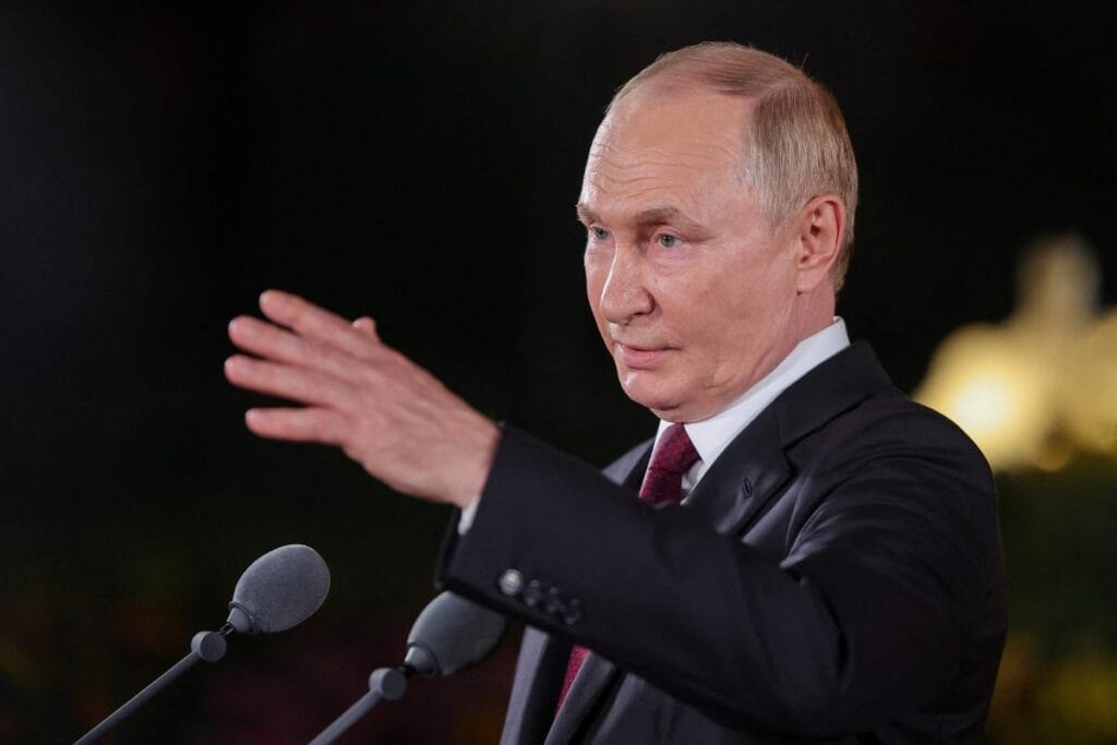 emri putin verdi bu sinirda ruslar tarafindan insa edilecektir polonya ya karsi suclamalarda bulunuldu 9416