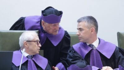 Eyalet mahkemesi bir tartışmanın ardından yeni bir son tarih belirledi. Söz konusu olan manowska'nın dokunulmazlığı. 4 Eyalet mahkemesi bir tartismanin ardindan yeni bir son tarih belirledi soz konusu olan manowska nin dokunulmazligi 8828