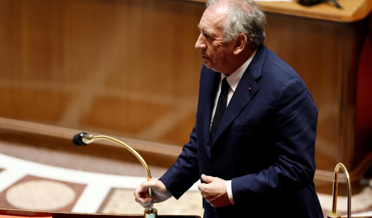 Fransa'da hükümetin çöküşü. Başbakanın istifası var. 1 Fransa da hukumetin cokusu basbakanin istifasi var 10016