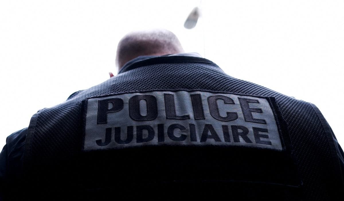 Fransa'da polis bıçaklı bir adamı vurdu. Medya: "allahu ekber" diye bağırdı. 1 Fransa da polis bicakli bir adami vurdu medya allahu ekber diye bagirdi 8636