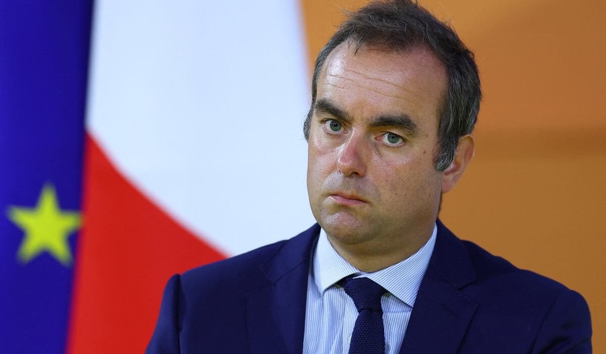 Fransa'nın yeni bir başbakanı var. Macron'un güvenilir adamı oldu. 1 Fransa nin yeni bir basbakani var macron un guvenilir adami oldu 10082